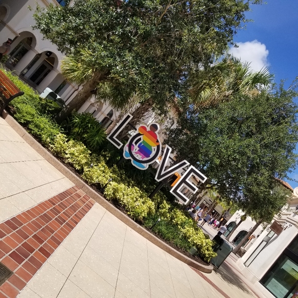 Hello I am Kim and Welcome to my Closet - Picture 11 of 16